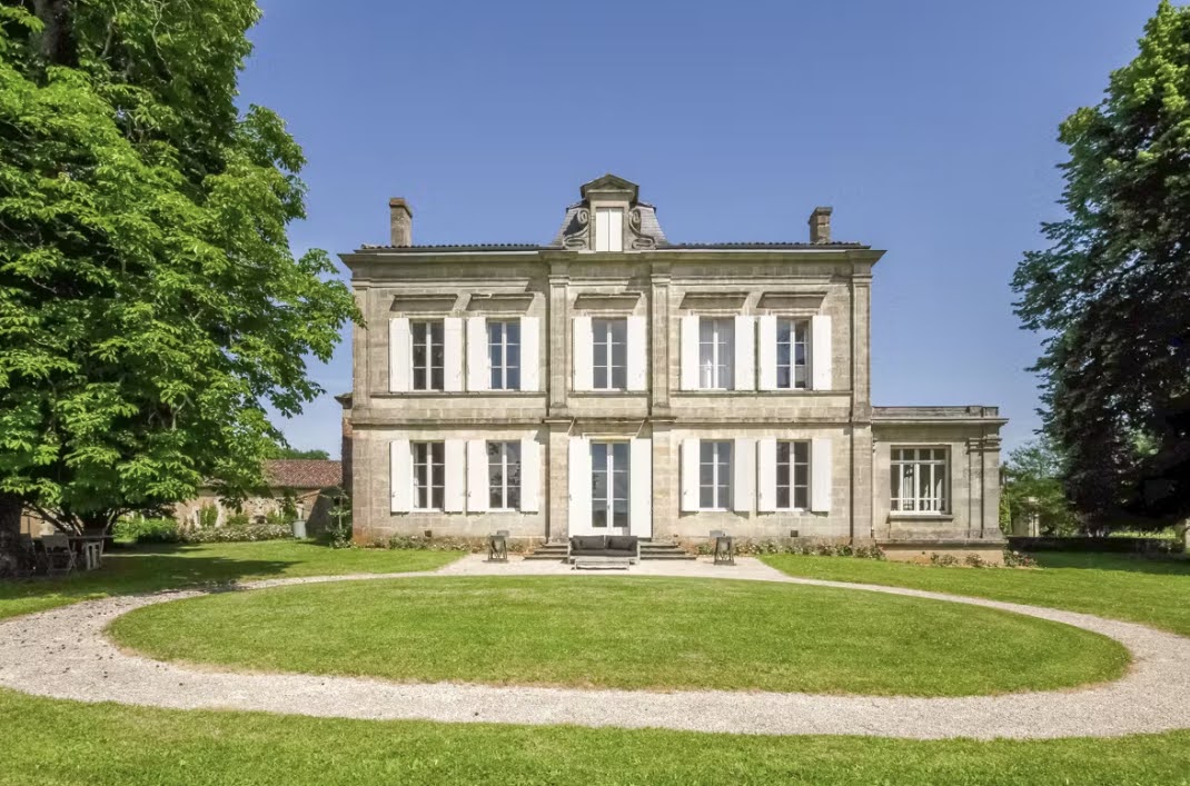 Château Le Vert exterior