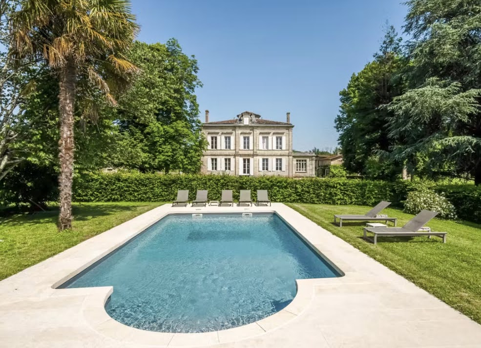 Château Le Vert pool